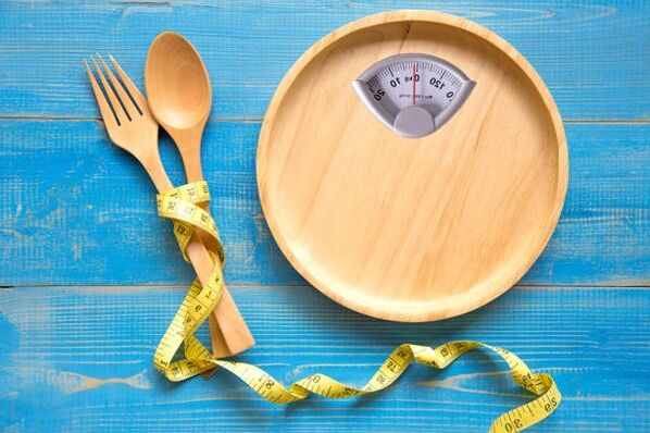assiette vide et moyens de perdre du poids en un mois