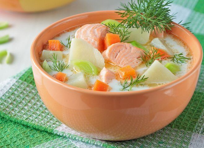 Soupe de saumon norvégienne pour ceux qui maigrissent avec le régime Dukan en phase « Alternance » ou « Fixation »